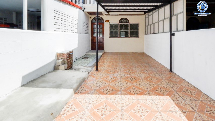 ทาวน์เฮ้าส์มือสอง ม.บัวทอง1 บางใหญ่-เซ็นทรัลเวสต์เกต เนื้อที่ 20 ตร.ว. ฟังก์ชัน 2 ห้องนอน 1 ห้องน้ำ บ้านพร้อมเข้าอยู่ บนทำเลศักยภาพ  ทำเลทอง!! เดินสะดวก เชื่อมต่อถนนหลายเส้นทาง ใกล้รถไฟฟ้าและทางด่วน ราคาสุดคุ้ม ห้ามพลาด!